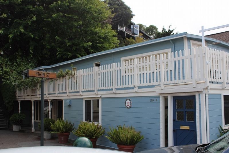 Rear of the house and historic plaque image. Click for full size.