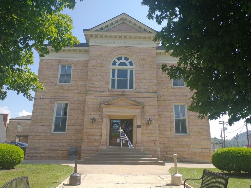 Nicholas County Courthouse Marker. Click for full size. Nicholas County Courthouse Marker image. Click for full size.