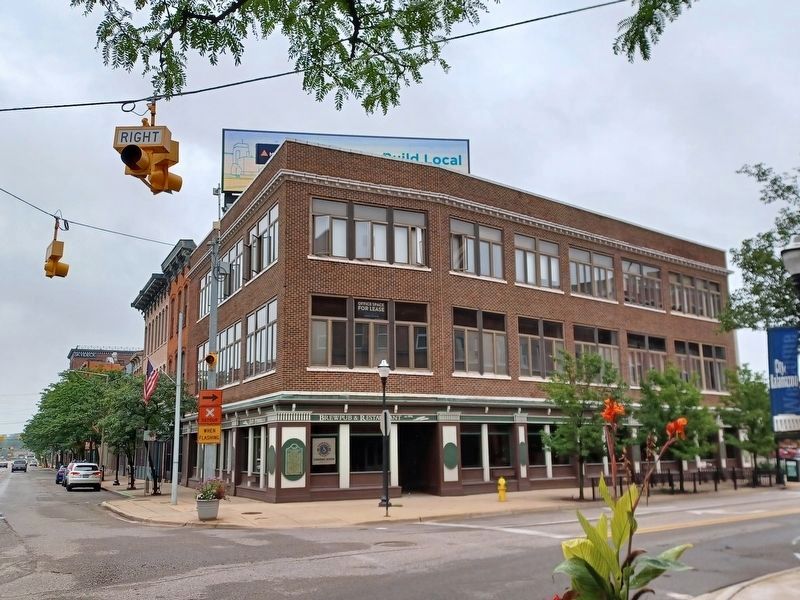 The Peninsula Building and Marker image. Click for full size.