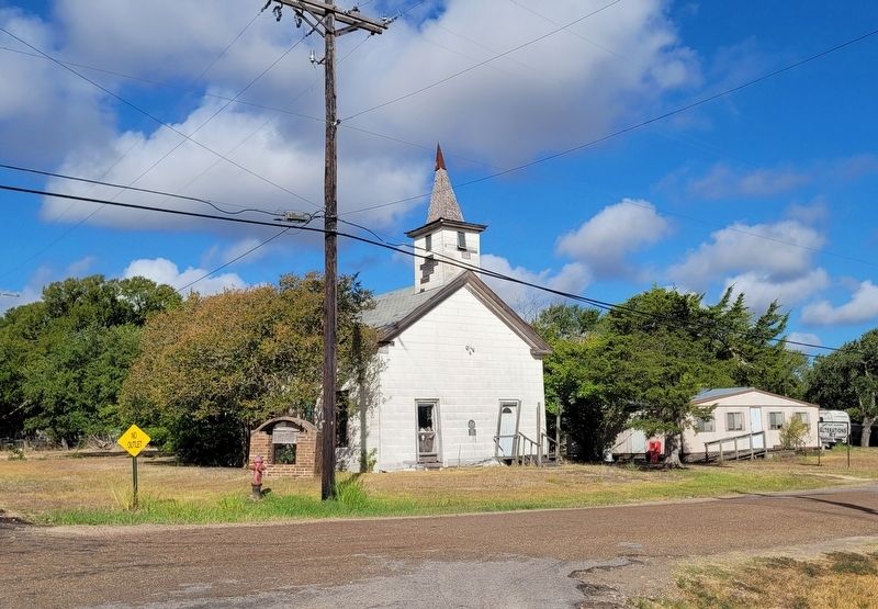 The view of the Lyons Methodist Church and Marker from the street image. Click for full size.