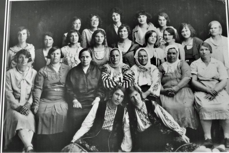 Marker detail: Ukrainian Womens Association of Olha Kobelianska, Smoky Lake, 1930 image. Click for full size.
