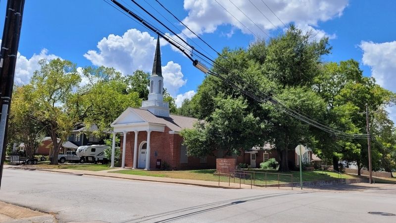 The view of the First Presbyterian Church and Marker from the street image. Click for full size.