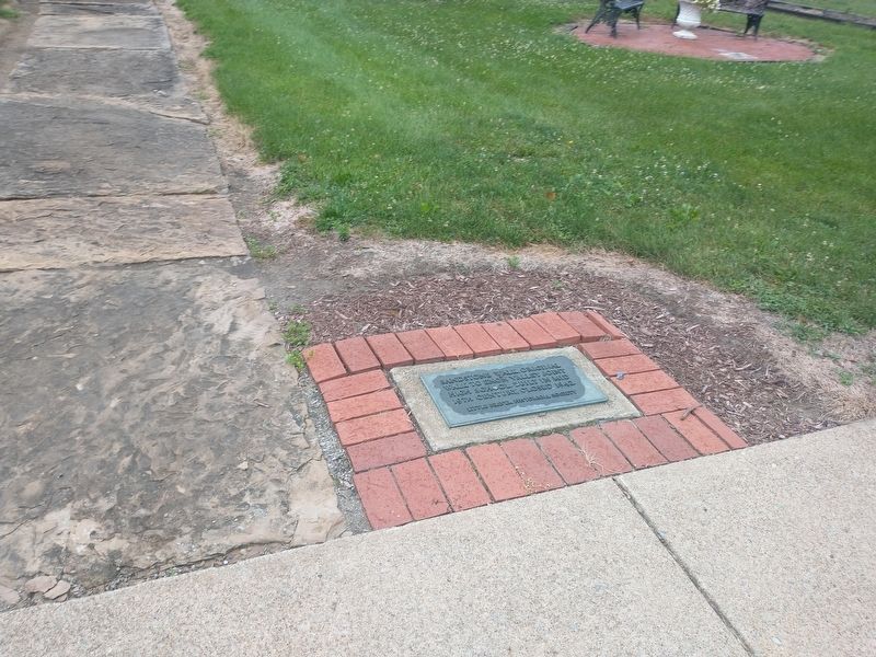 Sandstone Walk Marker image. Click for full size.
