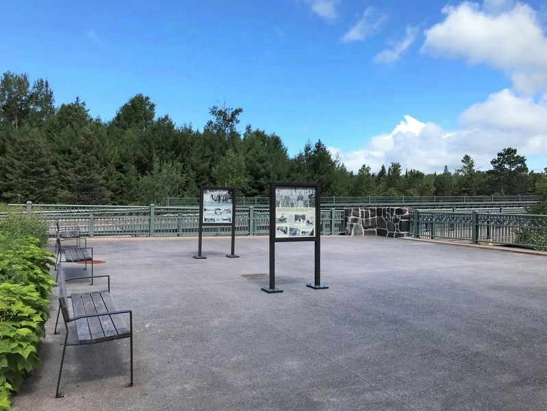 Having Fun on the North Shore / Cruisin' on the Shore Marker <i>(right)</i>. Click for full size. Having Fun on the North Shore / Cruisin' on the Shore Marker <i>(right)</i> image. Click for full size.