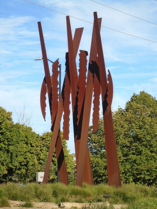 "Uniting Sun" Sculpture image. Click for full size.