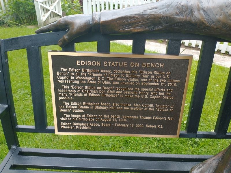 Edison Statue On Bench Marker image. Click for full size.