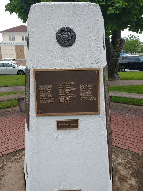 Erie County Veterans Memorial image. Click for full size.