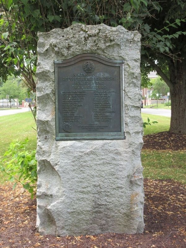 Oxford Revolutionary War Memorial image. Click for full size.