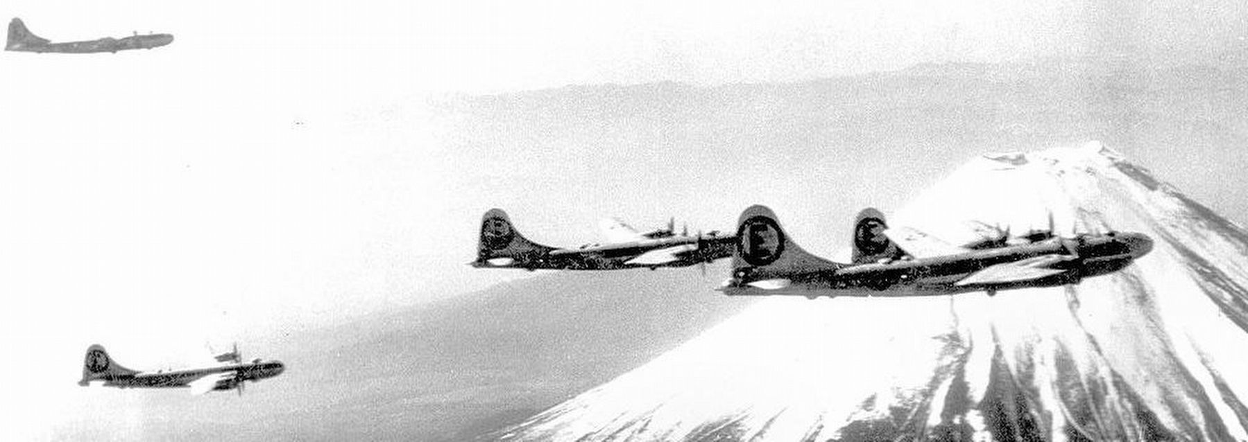 B-29 Superfortresses of the 504th Bombardment Group over Mount Fuji, 1945 image. Click for full size.