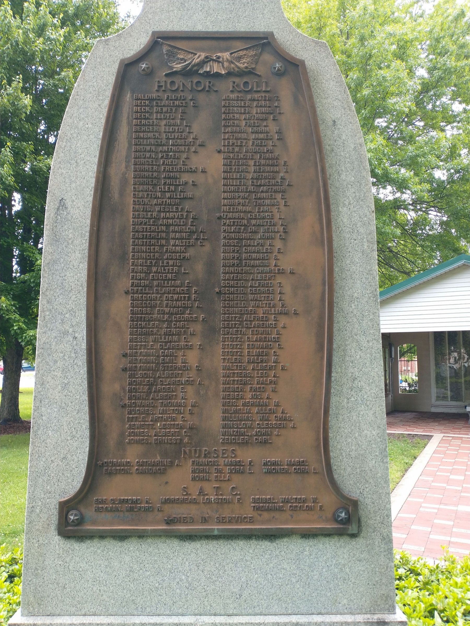 Monroeville World War Memorial image. Click for full size.