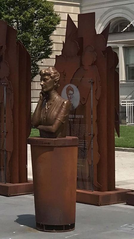 Marion Scudder Griffin Marker and Bust image. Click for full size.