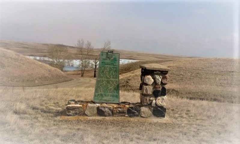 Wood Mountain-Qu'Appelle Trail Marker image. Click for full size.