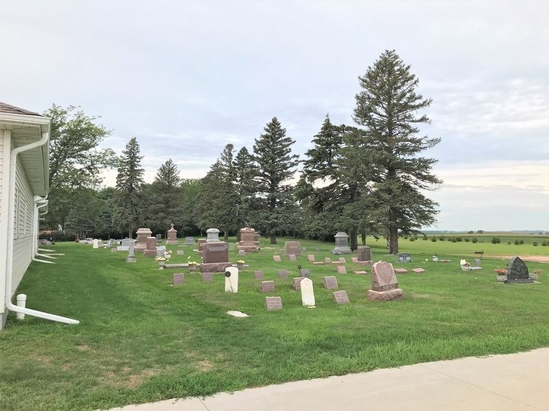 Willow Creek Cemetery image. Click for full size.