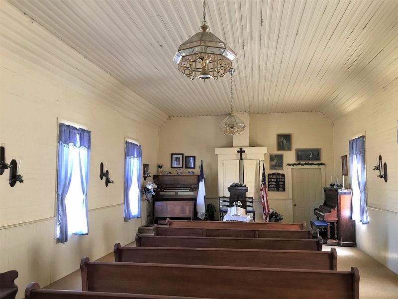 Ash Grove Seventh-Day Adventist Church Sanctuary image. Click for full size.