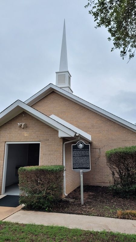 The Knobbs Springs Baptist Church and Marker image. Click for full size.