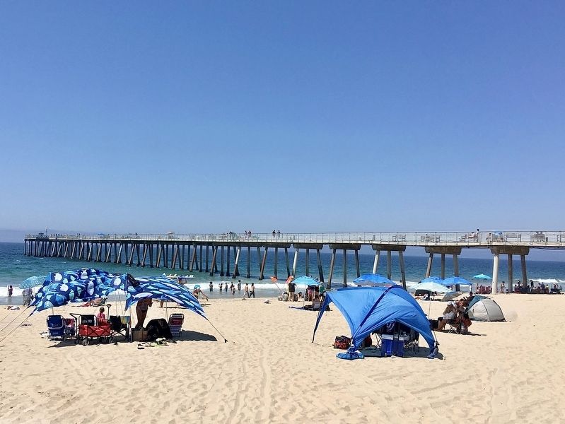 Hermosa Beach Pier image. Click for full size.