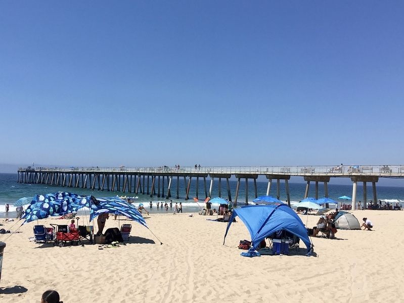 Hermosa Beach Pier image. Click for full size.