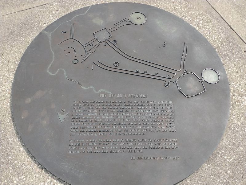 The Newark Earthworks Marker image. Click for full size.