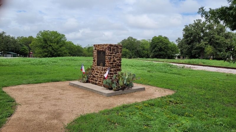 The view of the Capt. Jesse Billingsley Marker from Waco Street image. Click for full size.