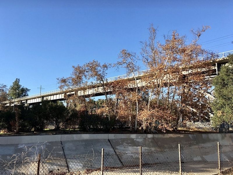 Arroyo Seco Railroad Bridge image. Click for full size.