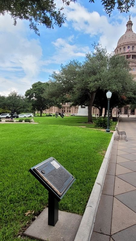 The view of the Cannons and Fountains Marker along the Great Walk image. Click for full size.