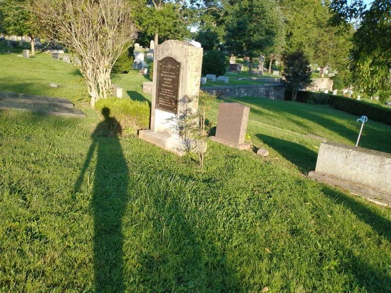 Kentucky Revolutionary Soldiers Memorial image. Click for full size.