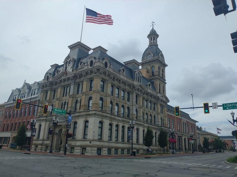 Wayne County Courthouse image. Click for full size.