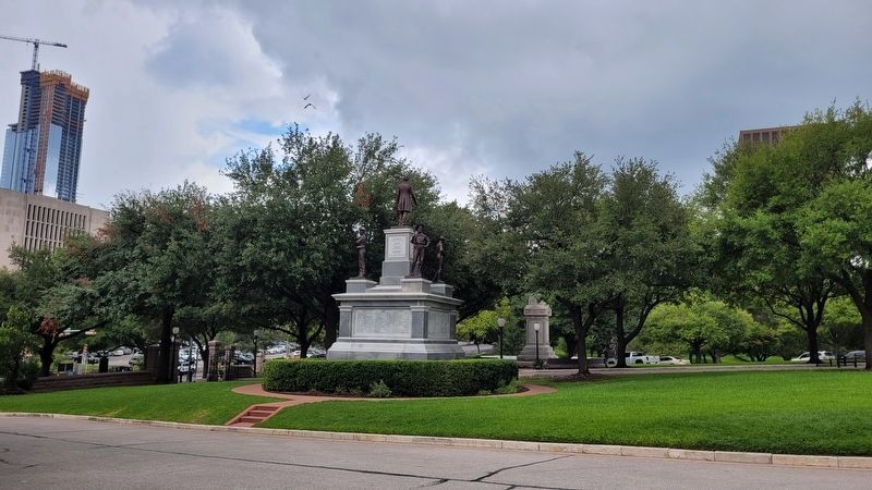 The view of the Southern Confederacy Monument from the Texas State Capitol grounds image. Click for full size.