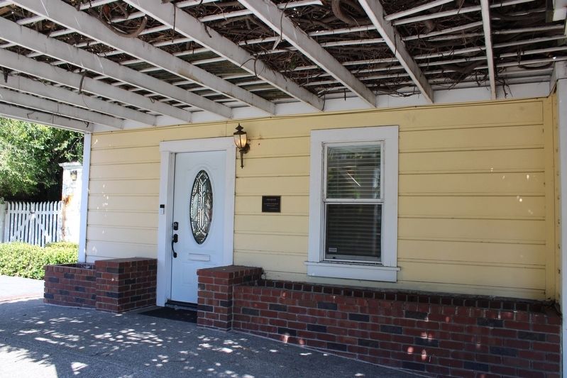 Ivey House Marker image. Click for full size.