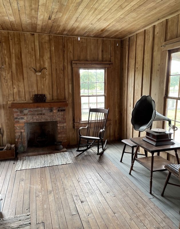 Lanier farmhouse interior image. Click for full size.