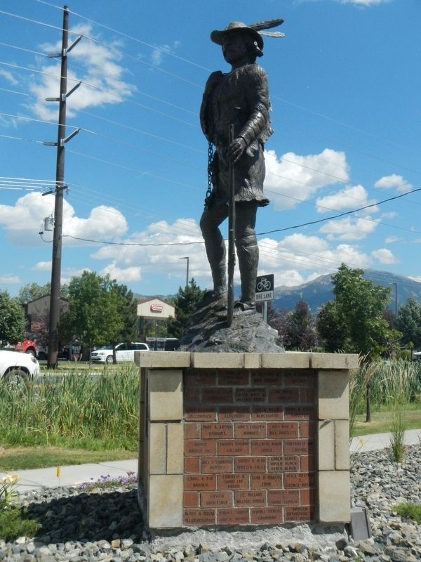 "Jim Bridger - King of the Mountain Men" Statue image. Click for full size.