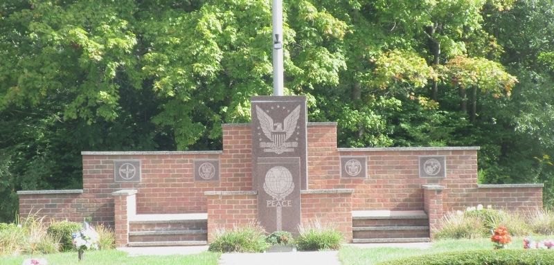 Veterans Monument image. Click for full size.