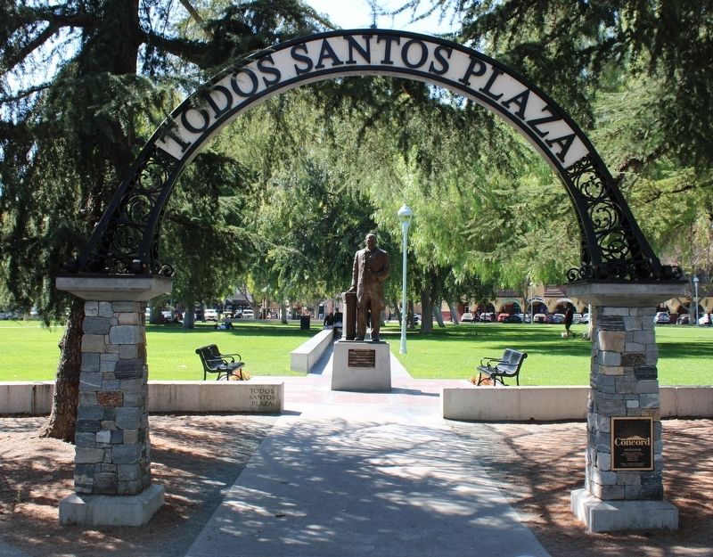 Todos Santos Plaza Arch image. Click for full size.