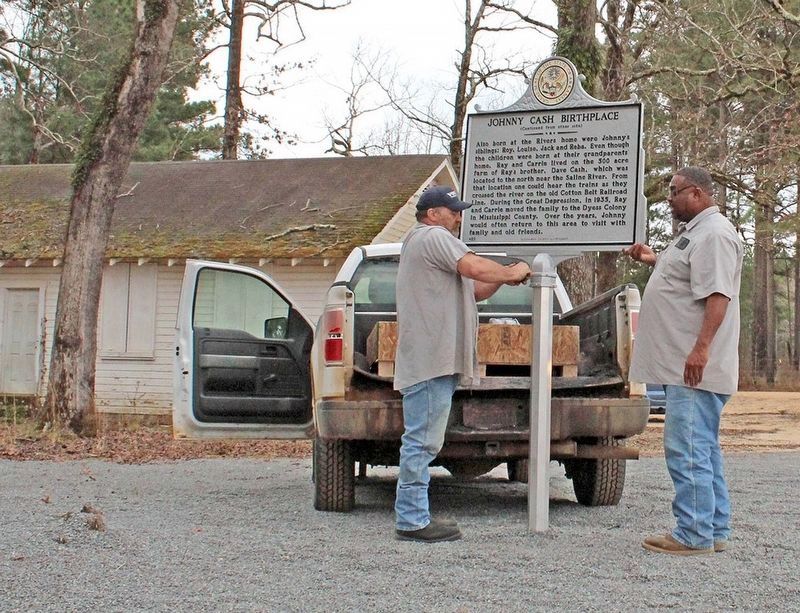 Johnny Cash Birthplace In Arkansas Gets Heritage Marker image. Click for full size.