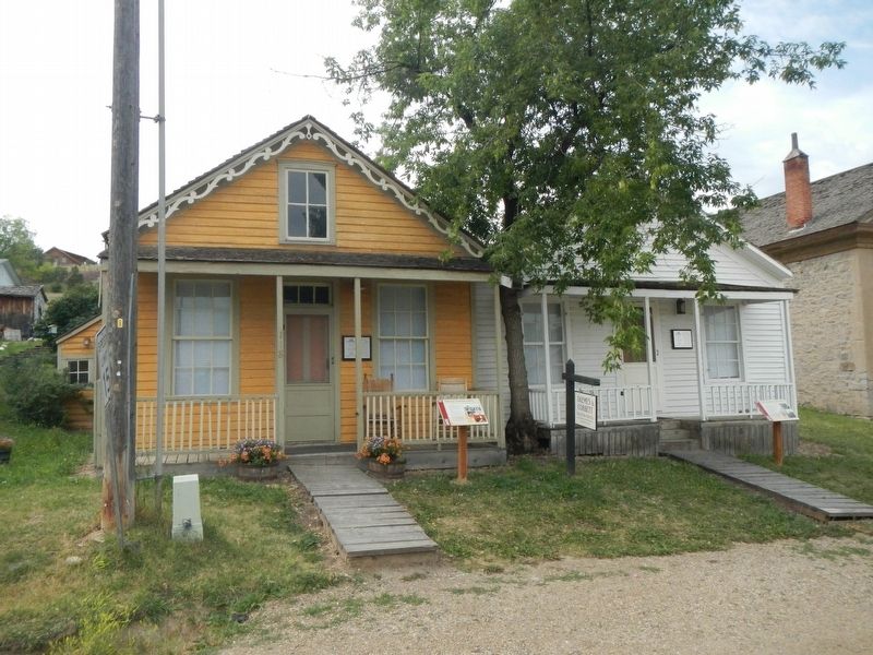 Daems House (r) and Corbett House (l) image. Click for full size.