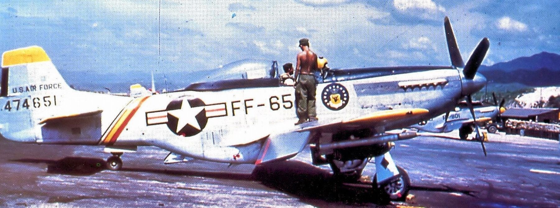 North American F-51D-30-NA Mustang of 18th Wing image. Click for more information.