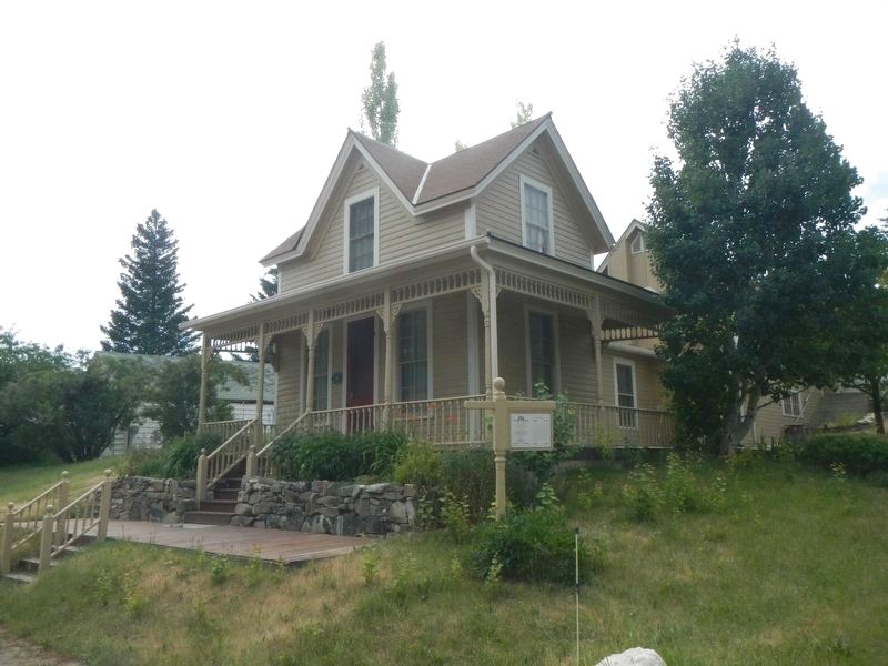 Cole/Batten House and Marker image. Click for full size.