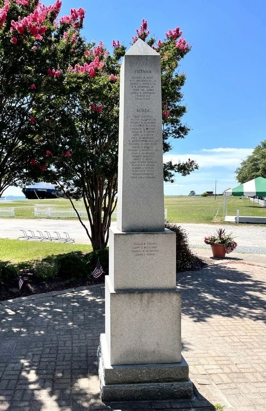Veterans War Memorial (Side 4) image. Click for full size.