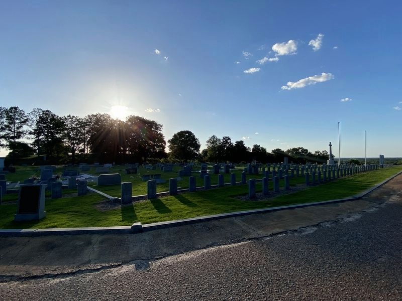 The graves of the 78 Officers and men of The Royal Air Force image. Click for full size.