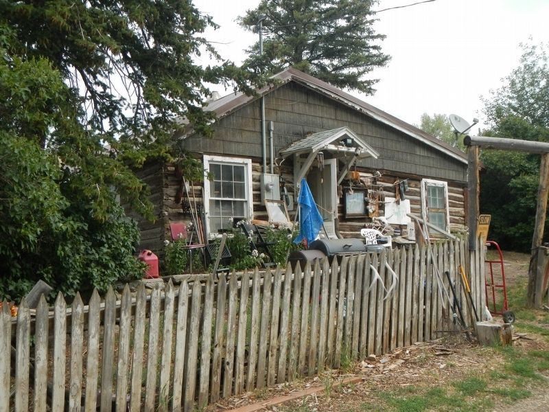 Henderson's Paint Shop image. Click for full size.