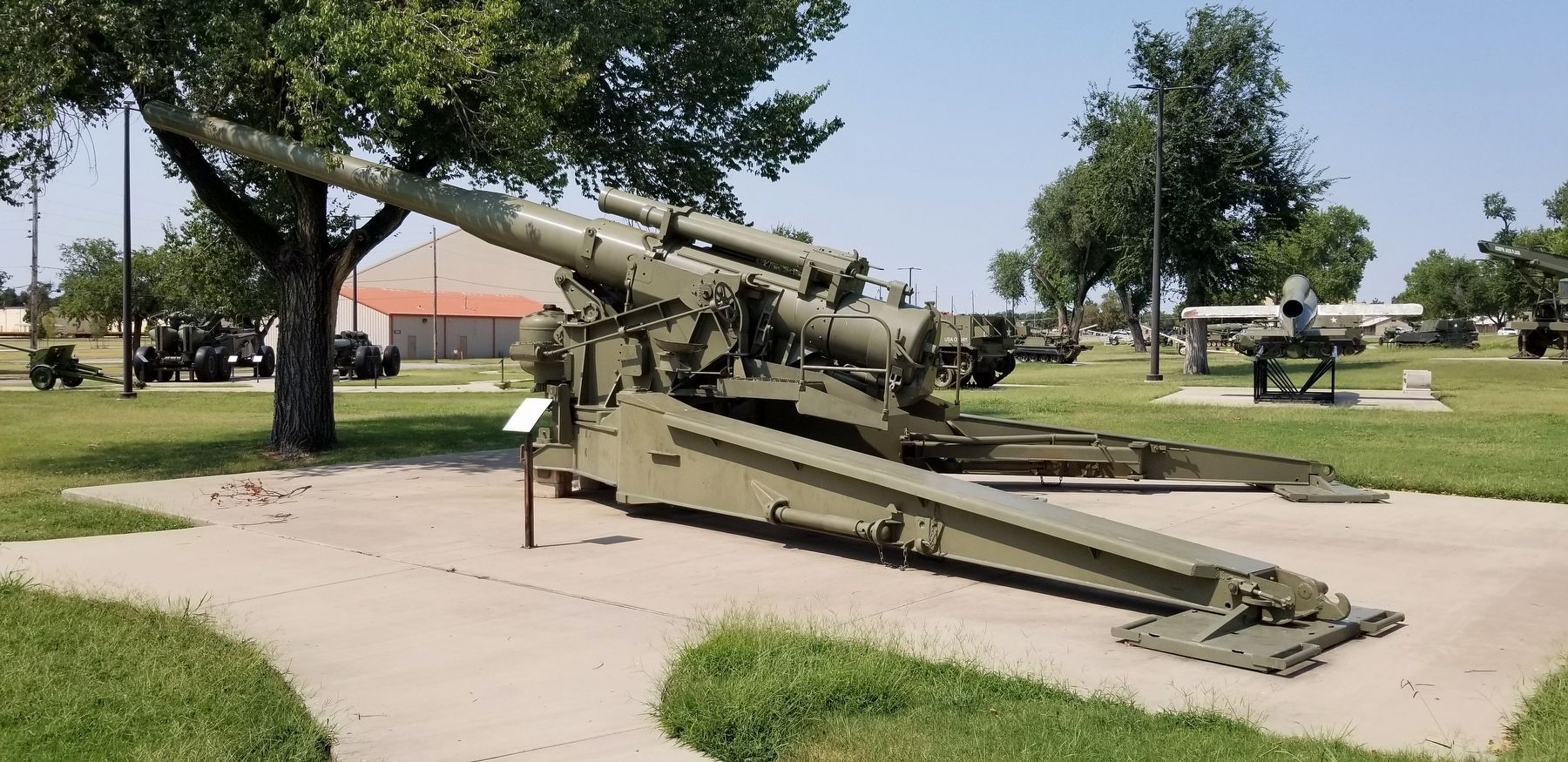 The U.S. M1 8-Inch Gun and Marker image. Click for full size.