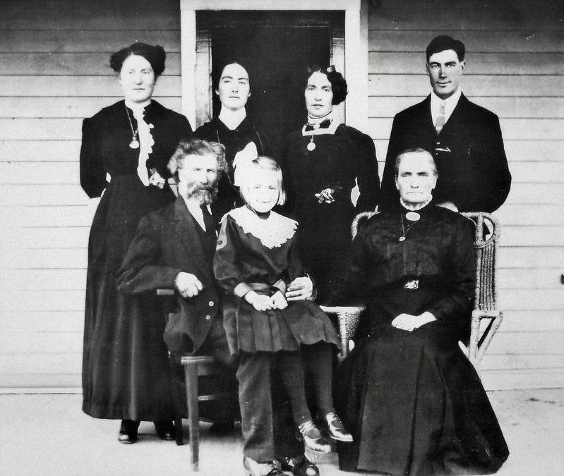 Marker detail: Andrew and Sorina Boe family, ca. 1912 image. Click for full size.