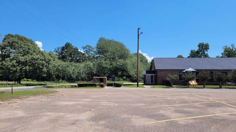 The view of the Oak Shade Baptist Church and Marker from the parking lot. Click for full size. The view of the Oak Shade Baptist Church and Marker from the parking lot image. Click for full size.