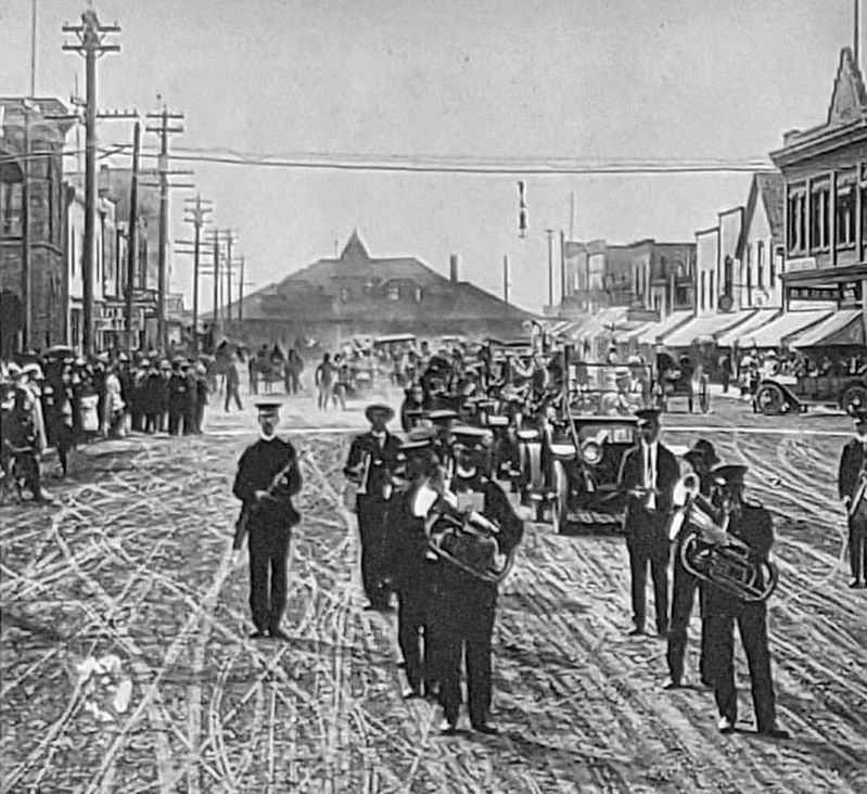 Marker detail: Red Deer Automobile Club Parade, 1912 image. Click for full size.