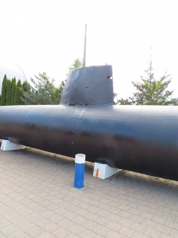Japanese Type A Submarine and Marker image. Click for full size.