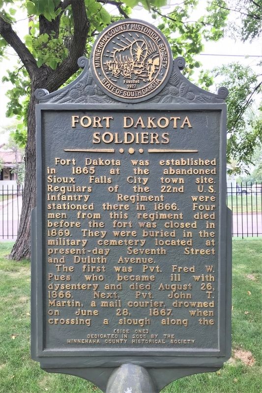Fort Dakota Soldiers Marker <i>(Side one)</i> image. Click for full size.