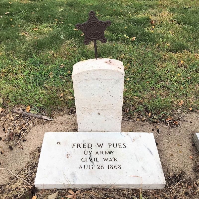 Pvt. Fred W. Pues Headstone image. Click for full size.