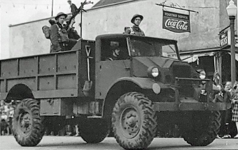 Marker detail: Military Vehicle in Front of Horsley Block image. Click for full size.