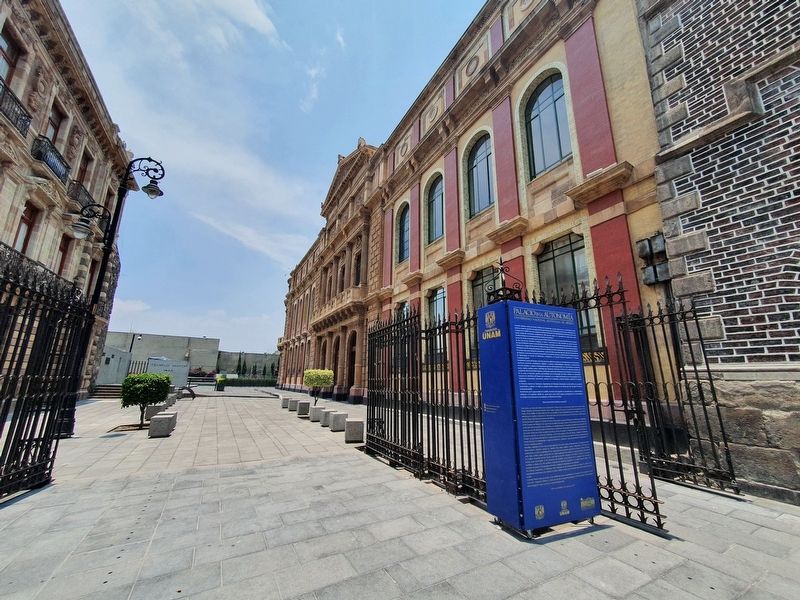 Palacio de la Autonomía Marker. Click for full size. Palacio de la Autonomía Marker image. Click for full size.