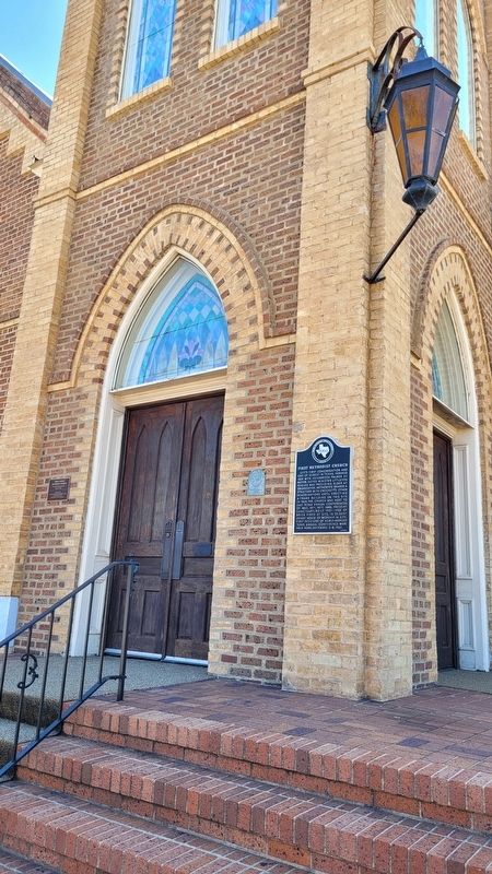 The entrance to the First Methodist Church with markers image. Click for full size.